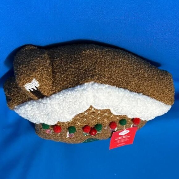 NEW SET OF 2 SHERPA GINGERBREAD HOUSE DECORATIVE HOLIDAY / CHRISTMAS PILLOWS NWT - Picture 6 of 13